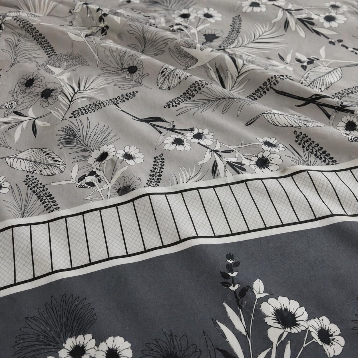 Grey & Blue Floral Double Bedsheet with Quilted Pillow Covers